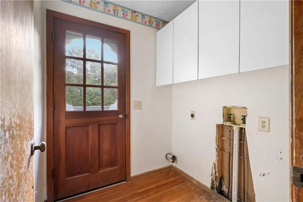 229 Holly Creek Way Woodstock, GA 30188