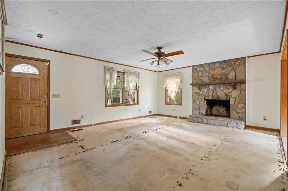 229 Holly Creek Way Woodstock, GA 30188