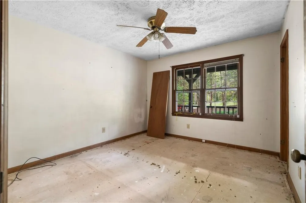 229 Holly Creek Way Woodstock, GA 30188