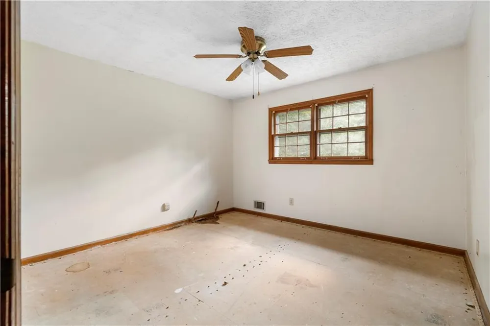 229 Holly Creek Way Woodstock, GA 30188