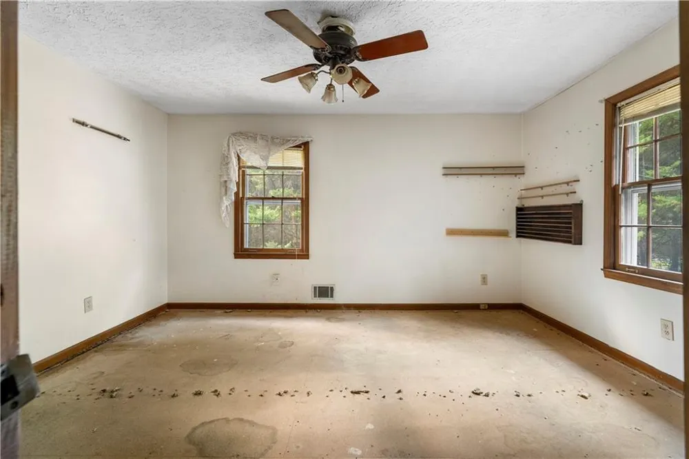 229 Holly Creek Way Woodstock, GA 30188