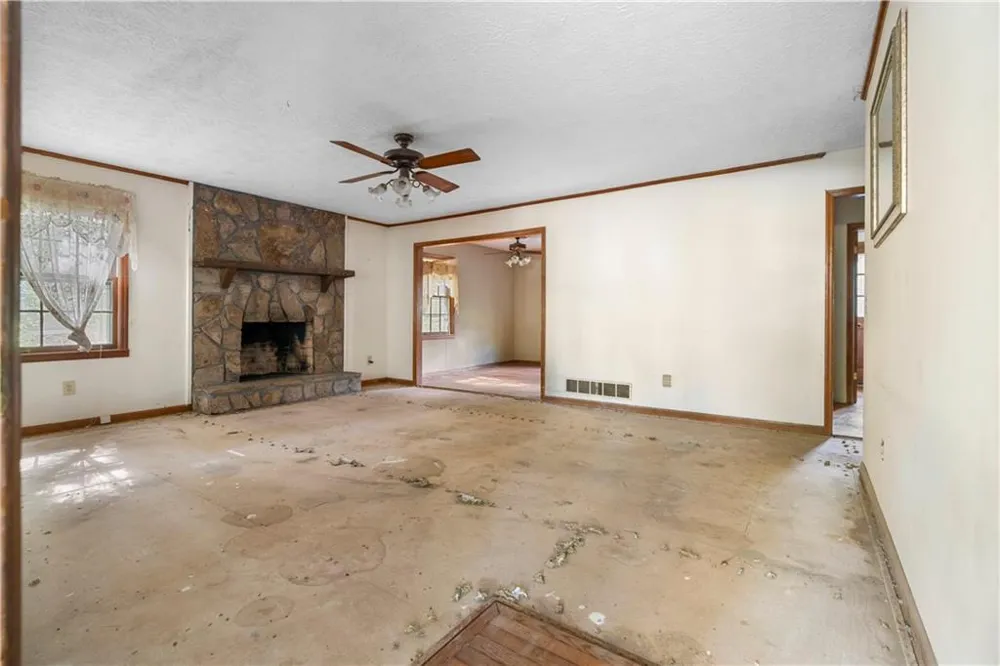 229 Holly Creek Way Woodstock, GA 30188