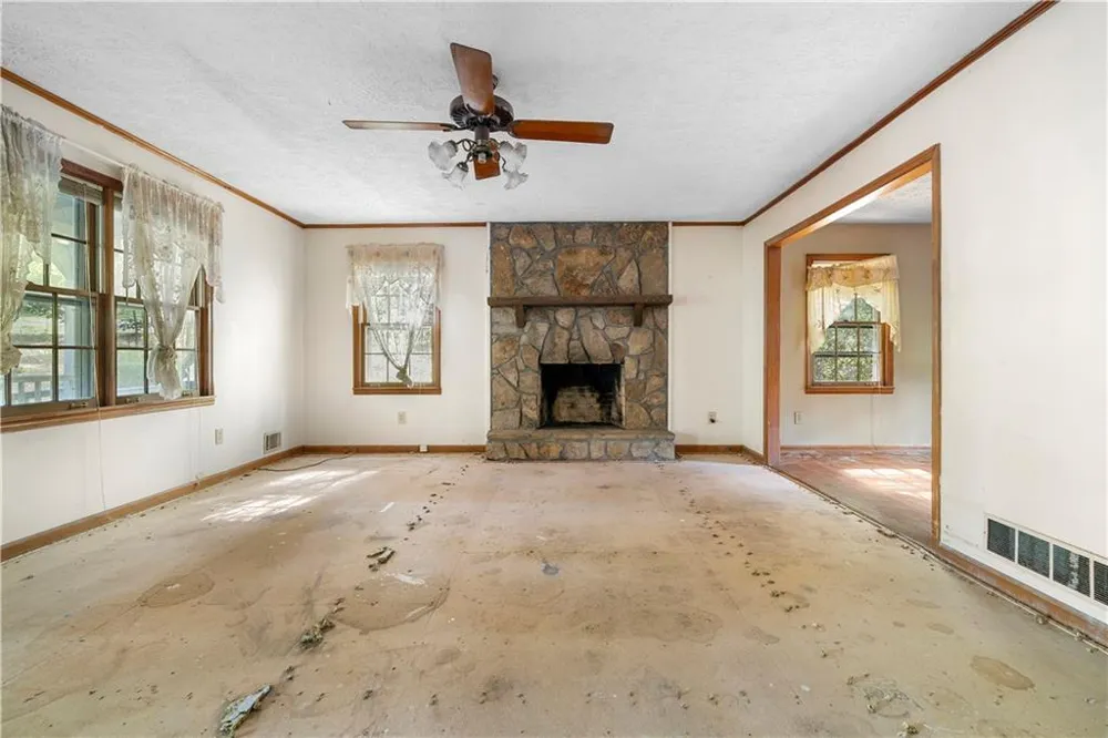 229 Holly Creek Way Woodstock, GA 30188