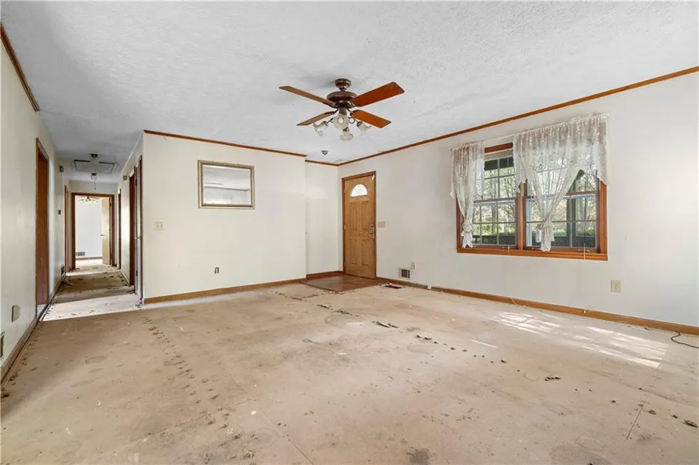 229 Holly Creek Way Woodstock, GA 30188