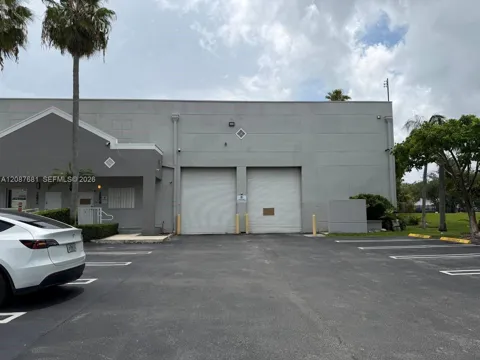 10850 NW 27th St