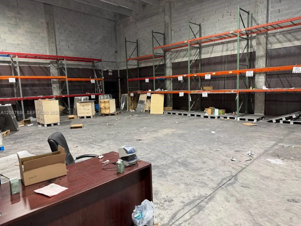 10850 NW 27th St Doral, FL 33172