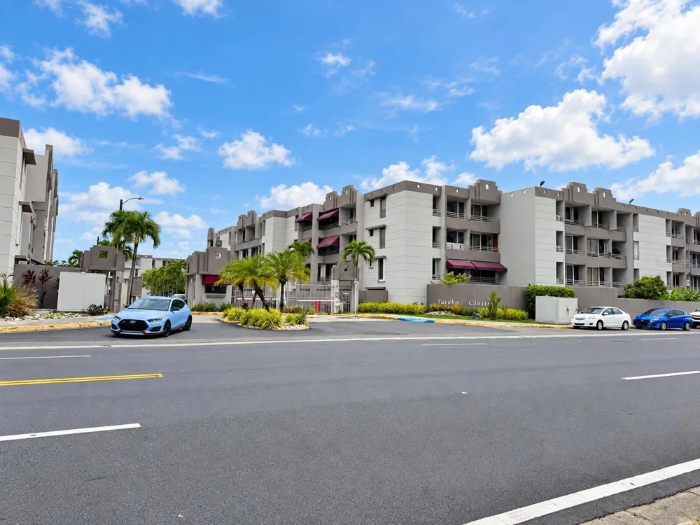 302 COND. TURABO CLUSTERS #AD Caguas, PR 00727