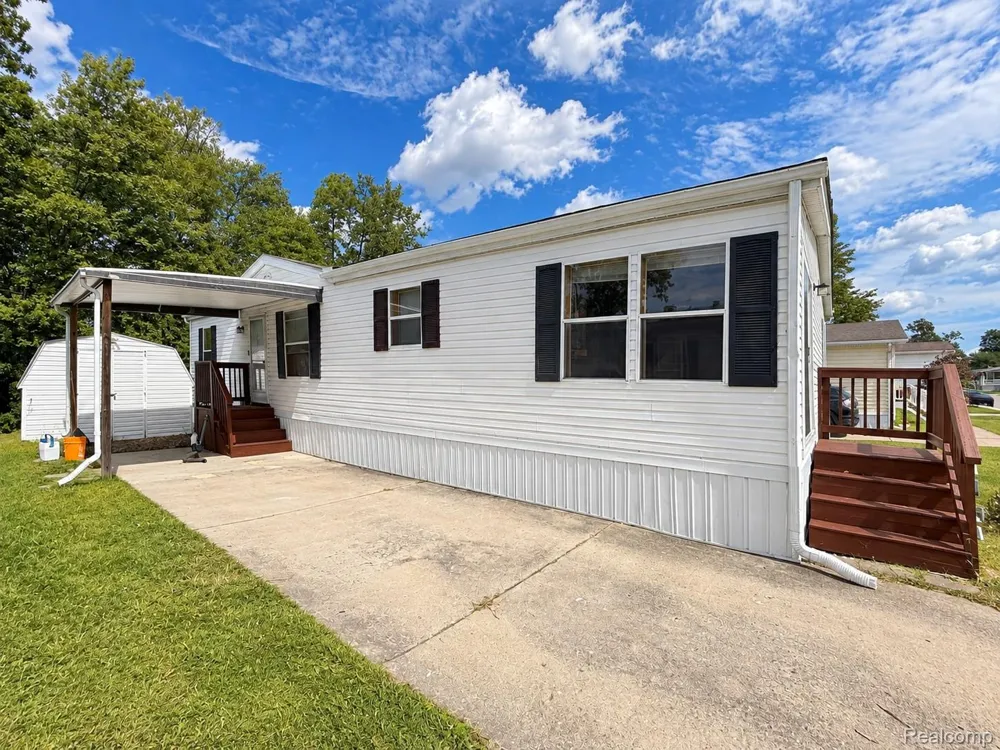24654 Deer Creek Drive Flat Rock City, MI 48134