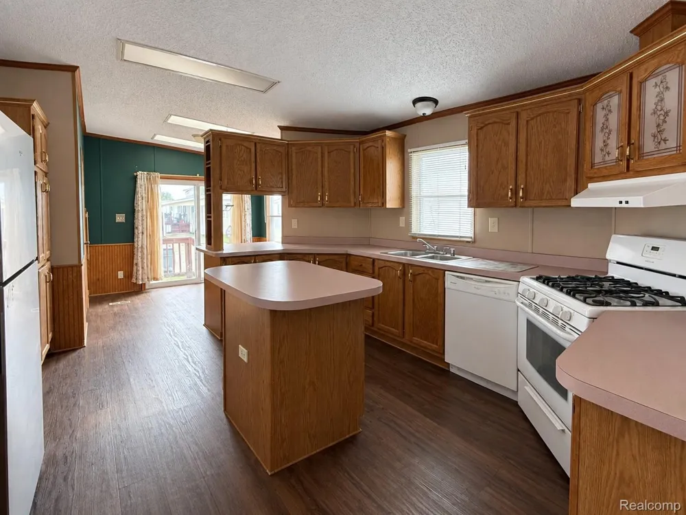 24654 Deer Creek Drive Flat Rock City, MI 48134