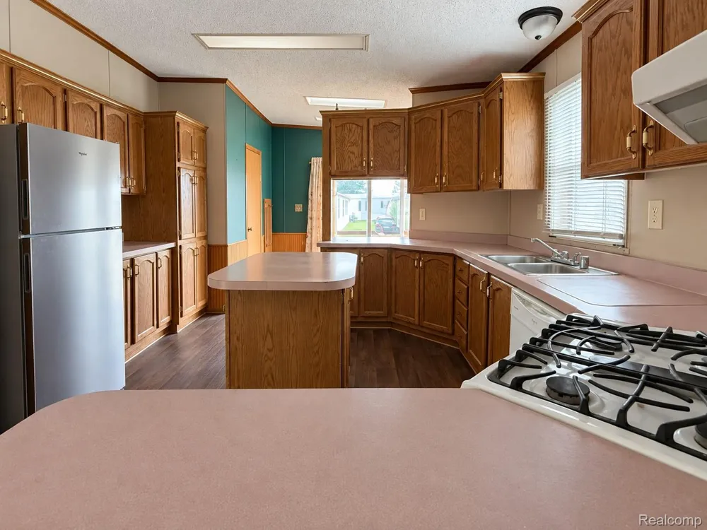 24654 Deer Creek Drive Flat Rock City, MI 48134