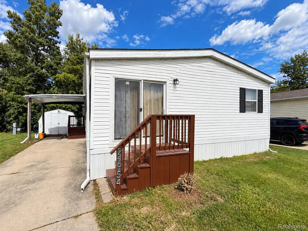 24654 Deer Creek Drive Flat Rock City, MI 48134