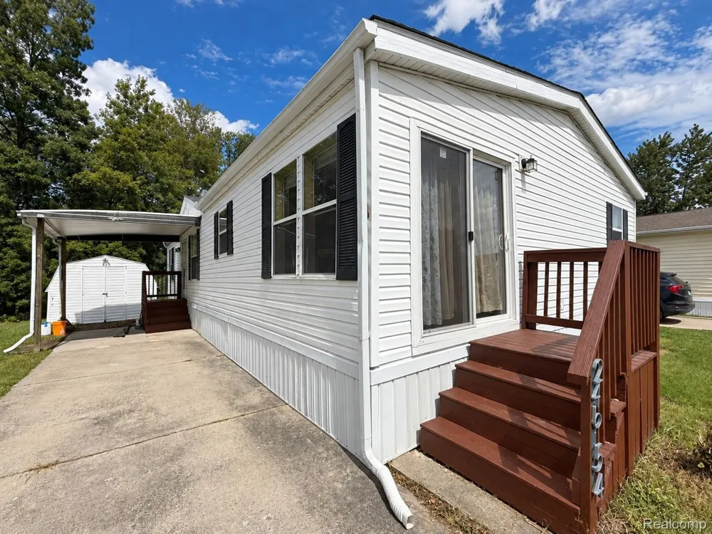 24654 Deer Creek Drive Flat Rock City, MI 48134