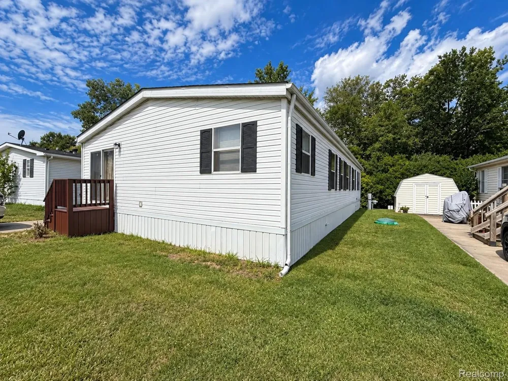 24654 Deer Creek Drive Flat Rock City, MI 48134