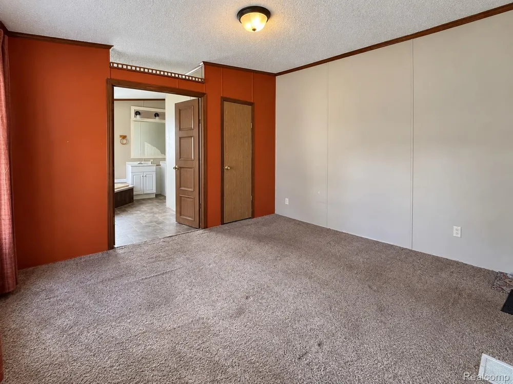24654 Deer Creek Drive Flat Rock City, MI 48134