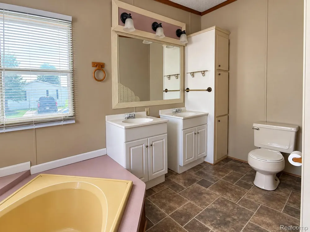 24654 Deer Creek Drive Flat Rock City, MI 48134