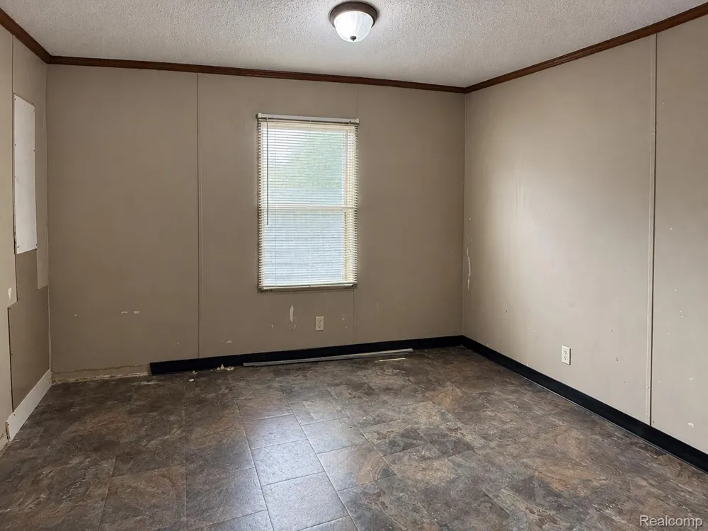 24654 Deer Creek Drive Flat Rock City, MI 48134