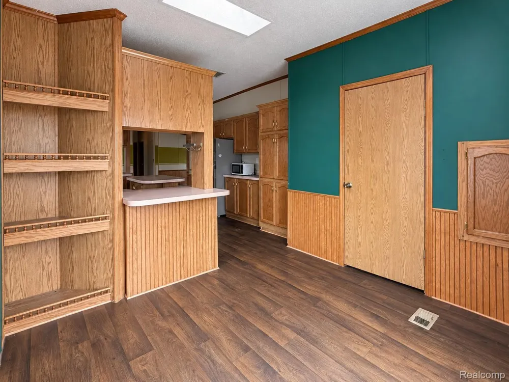 24654 Deer Creek Drive Flat Rock City, MI 48134