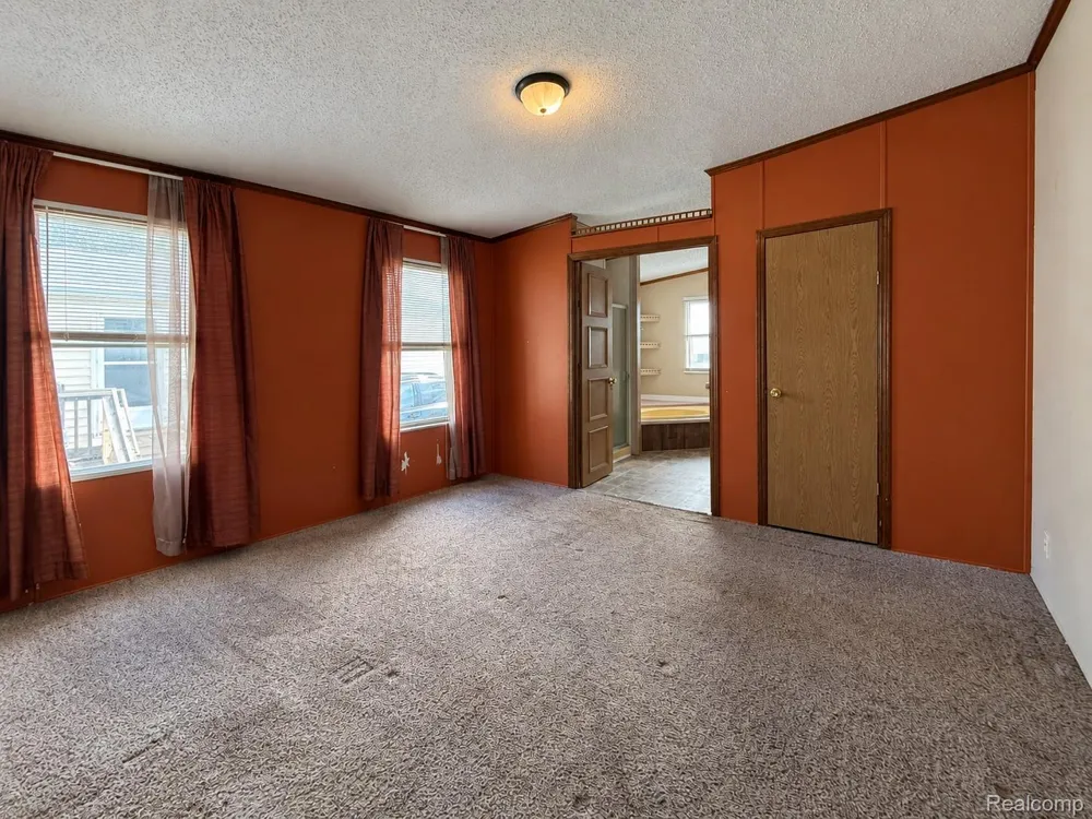 24654 Deer Creek Drive Flat Rock City, MI 48134