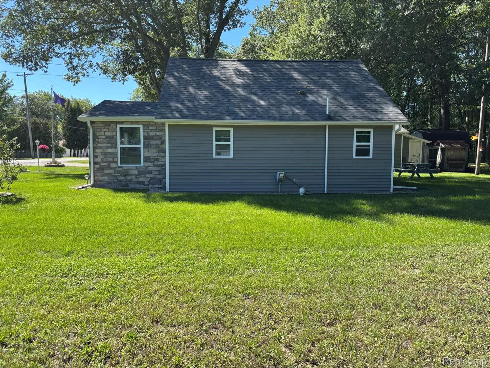 3861 E Michigan Avenue Sims Township, MI 48703