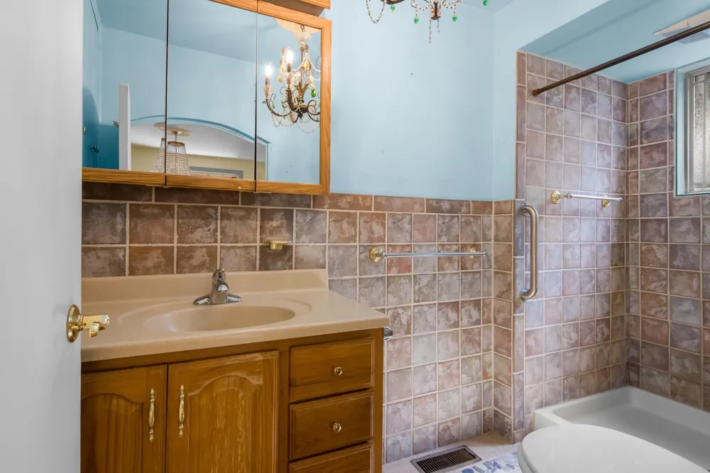 18529 Mission Peninsula Township, MI 49686