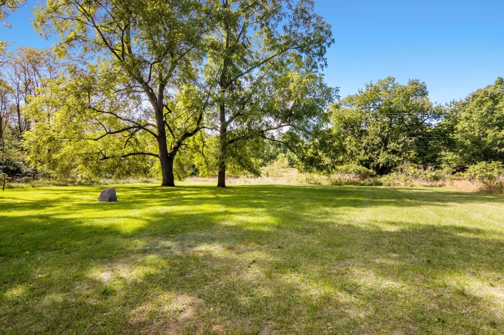 18529 Mission Peninsula Township, MI 49686