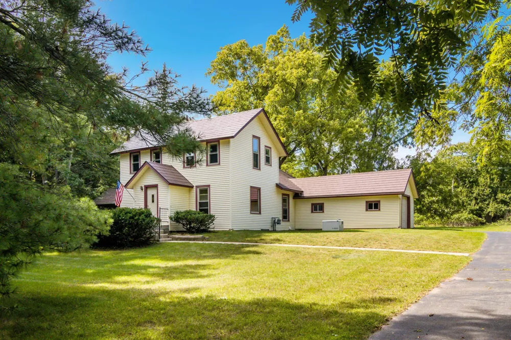 18529 Mission Peninsula Township, MI 49686