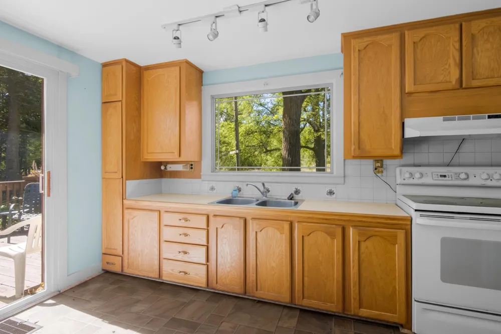18529 Mission Peninsula Township, MI 49686