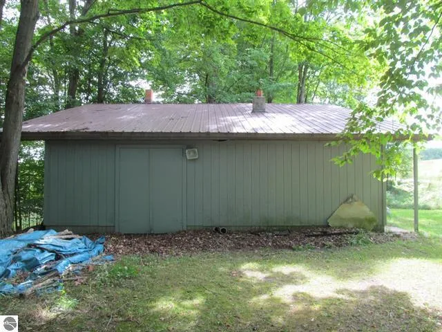 22484 90th Avenue Highland Township, MI 49665