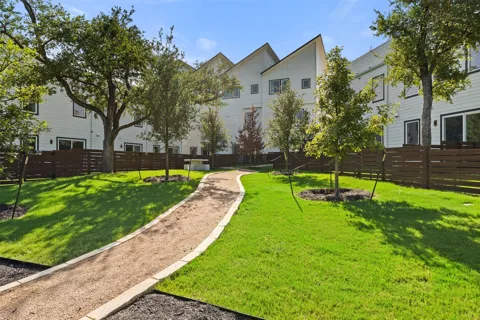 5201 E E. MLK Jr Boulevard #6106