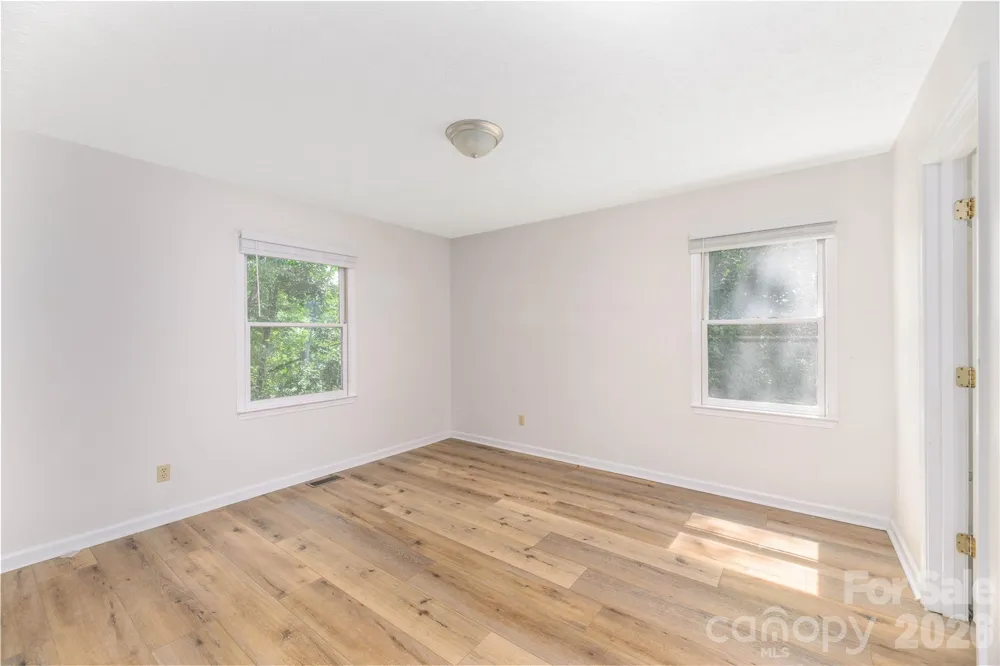 82 Nazarene Way Waynesville, NC 28785