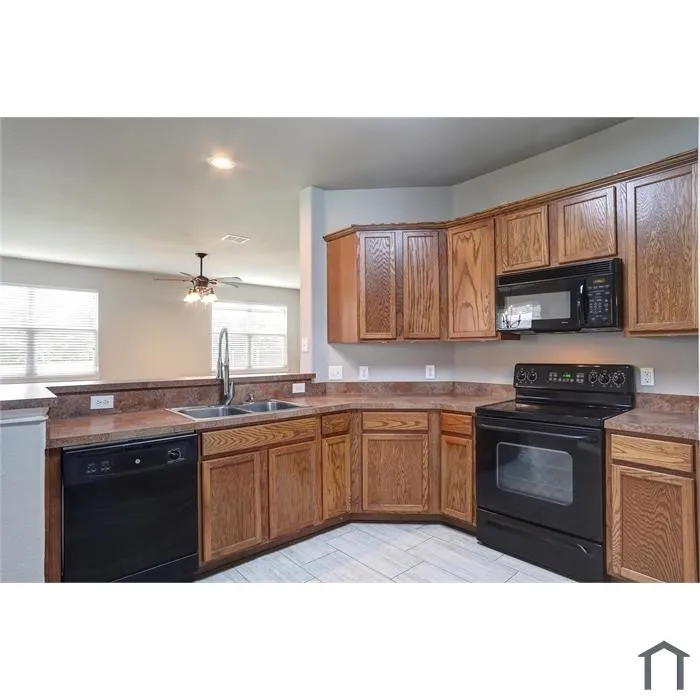 1709 Duck Cove Drive Aubrey, TX 76227