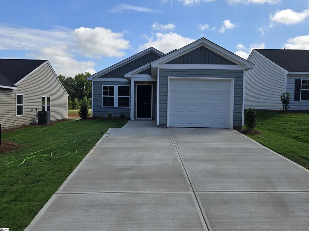 194 Cloverfield Lane Spartanburg, SC 29303