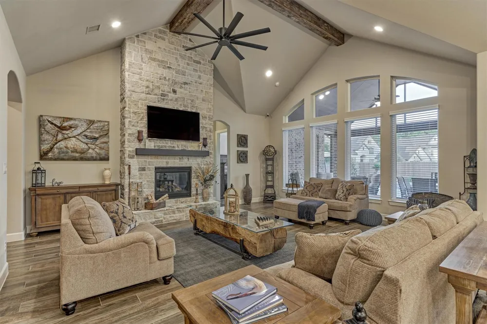 305 Pewter Sky Drive Montgomery, TX 77316