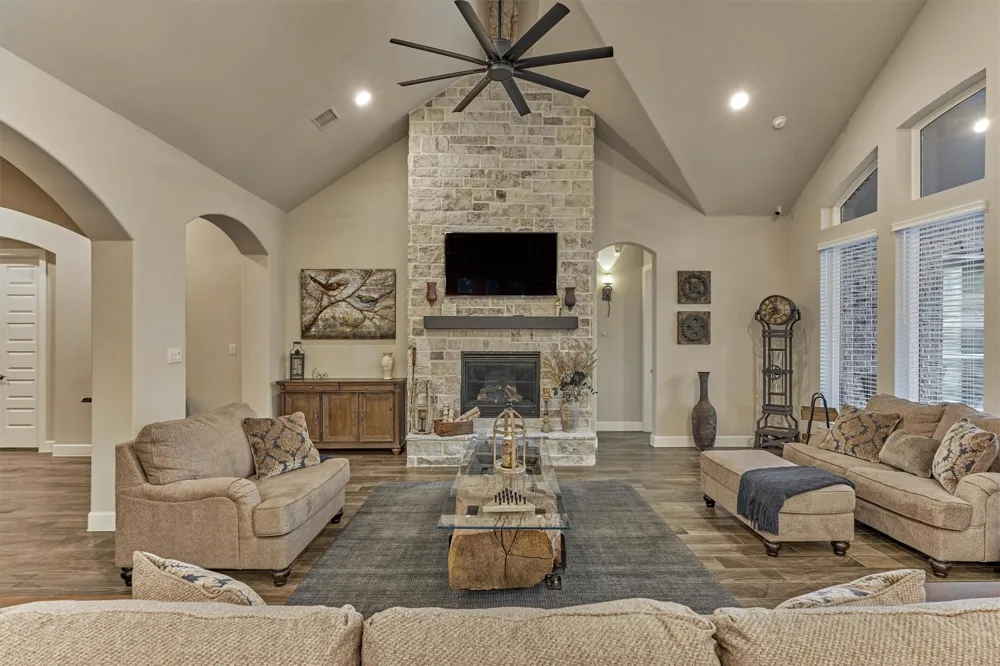 305 Pewter Sky Drive Montgomery, TX 77316