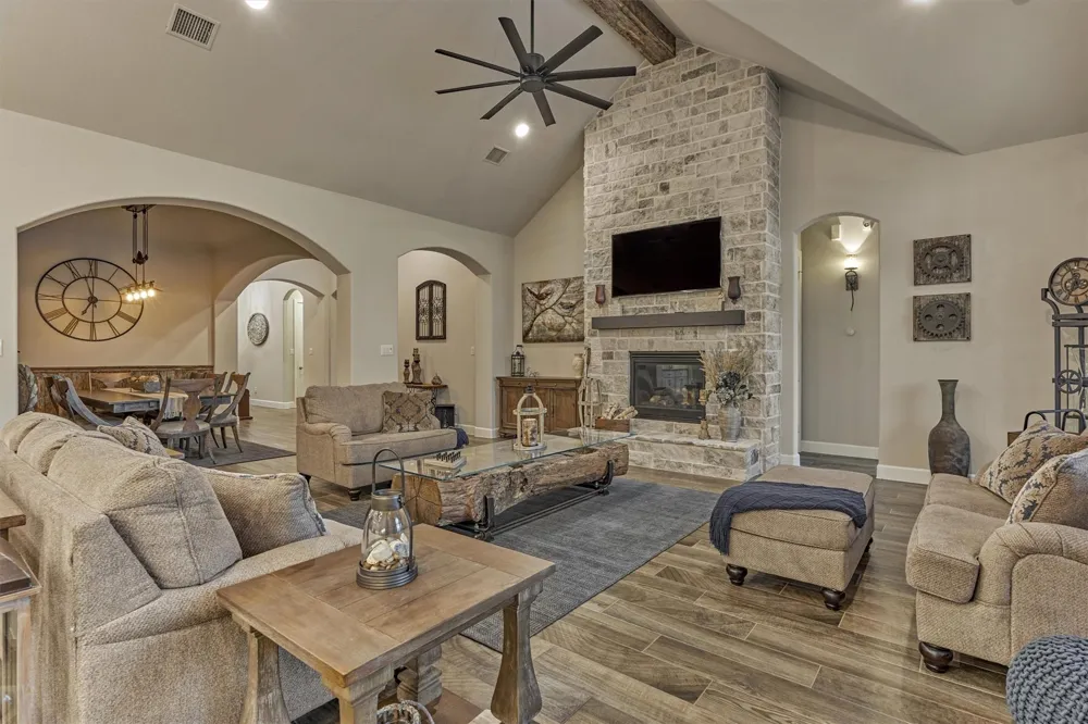 305 Pewter Sky Drive Montgomery, TX 77316