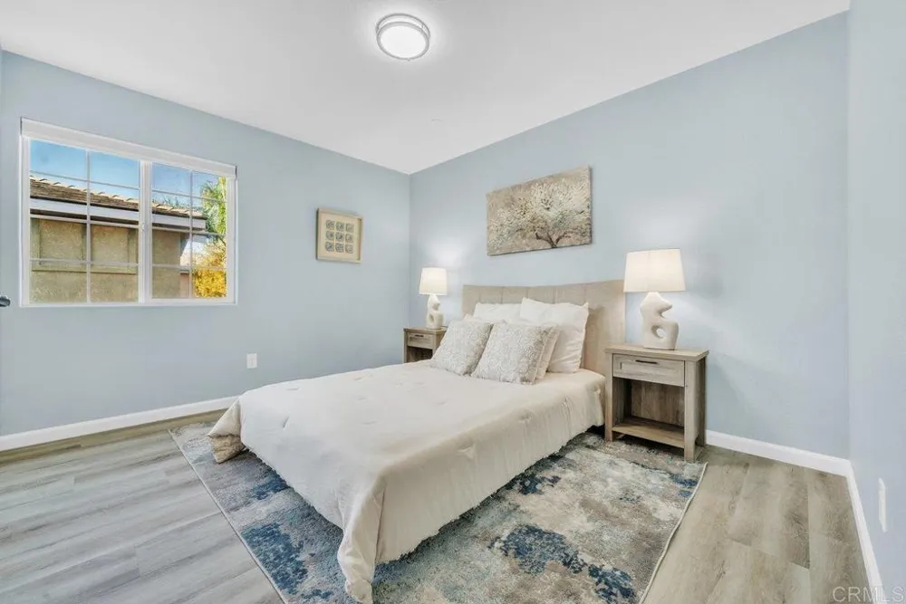 467 Calle Elagante Vista, CA 92083