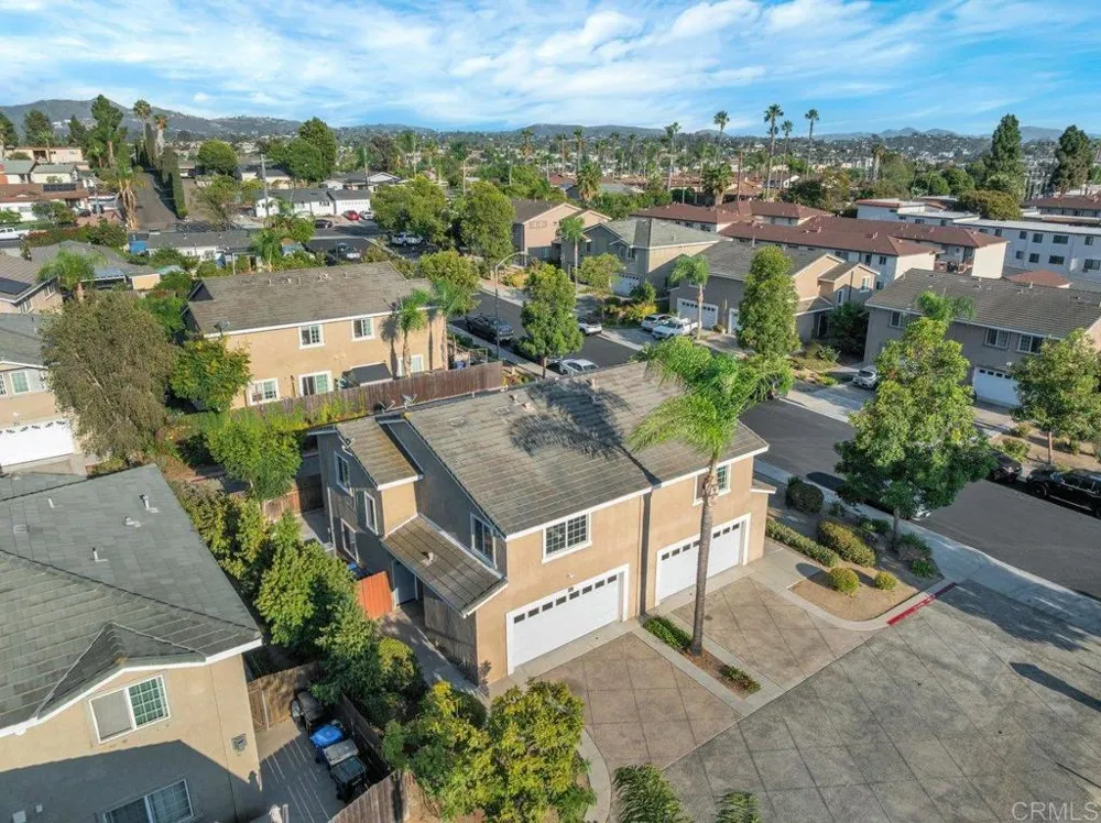467 Calle Elagante Vista, CA 92083