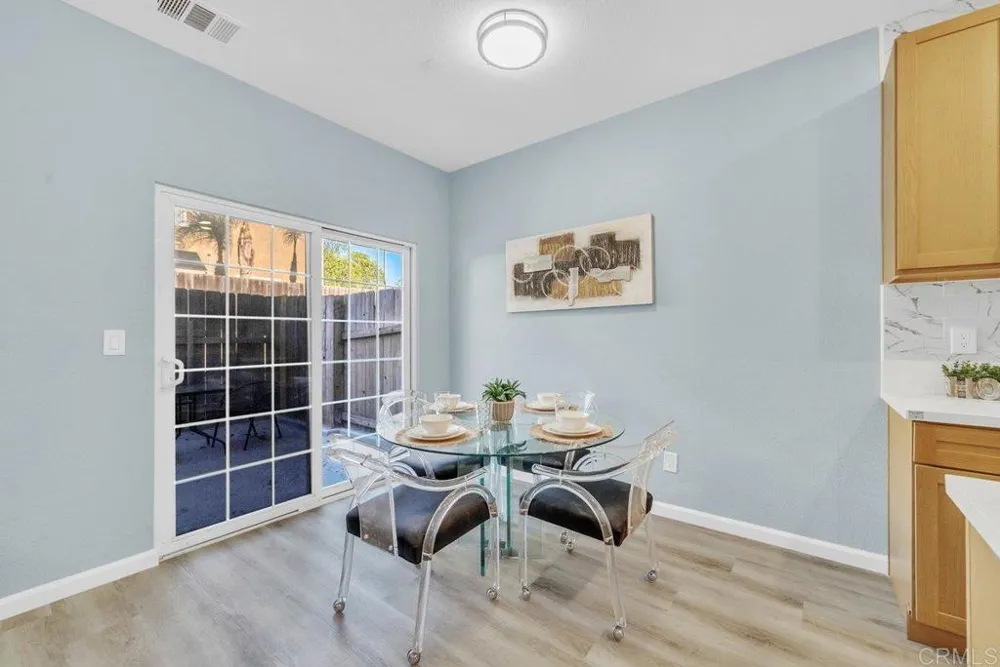 467 Calle Elagante Vista, CA 92083