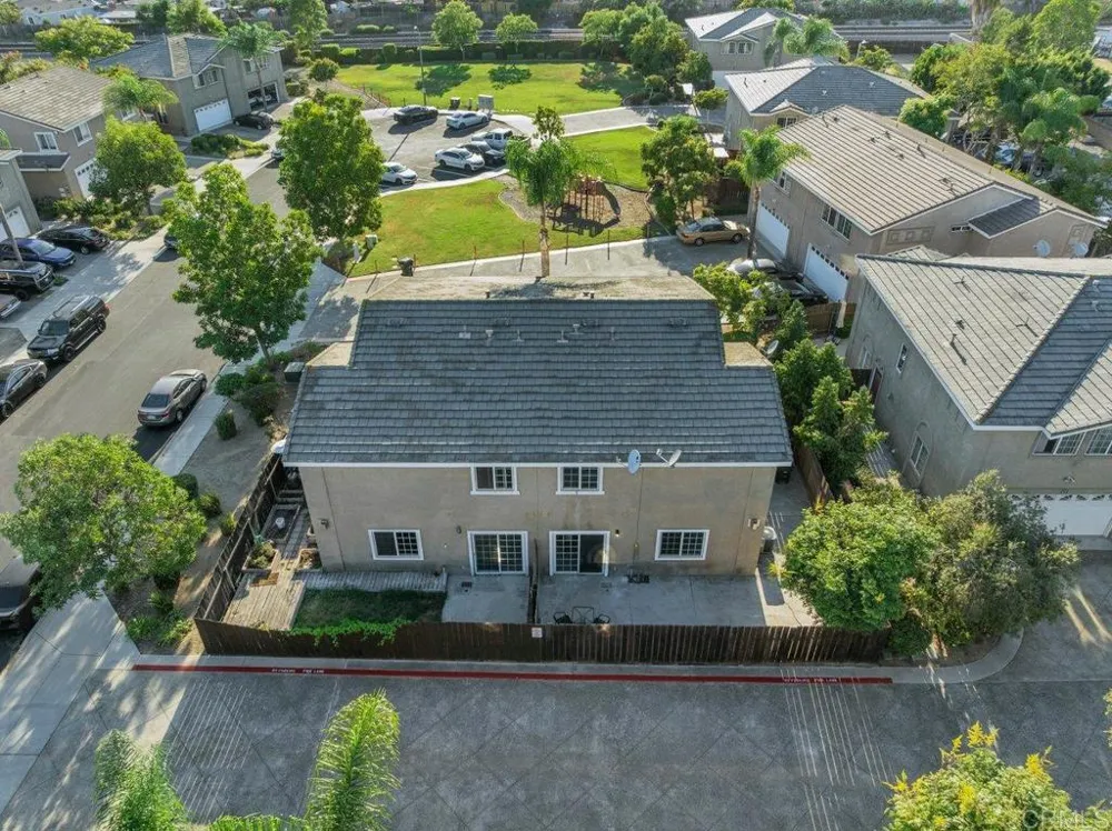 467 Calle Elagante Vista, CA 92083