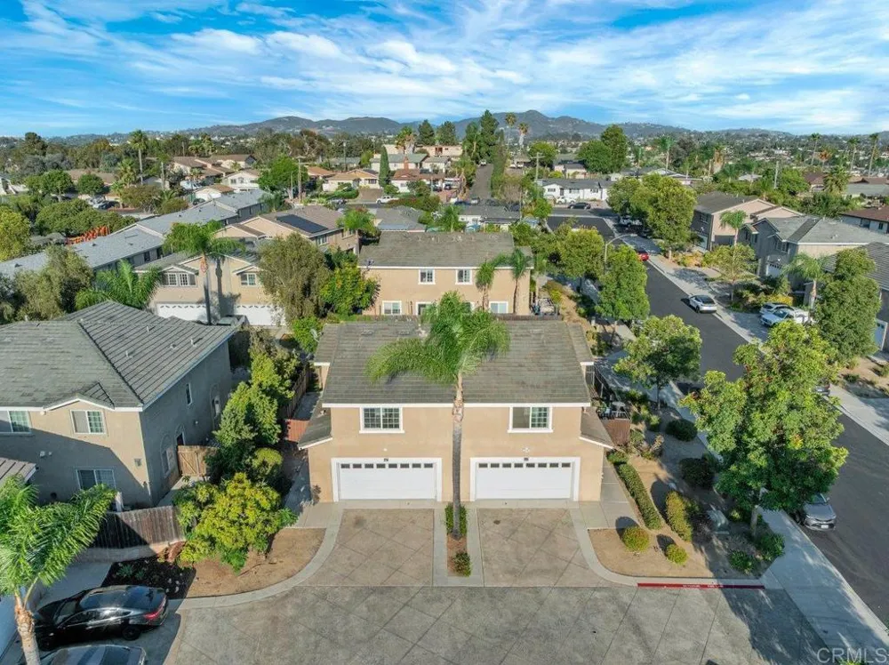 467 Calle Elagante Vista, CA 92083