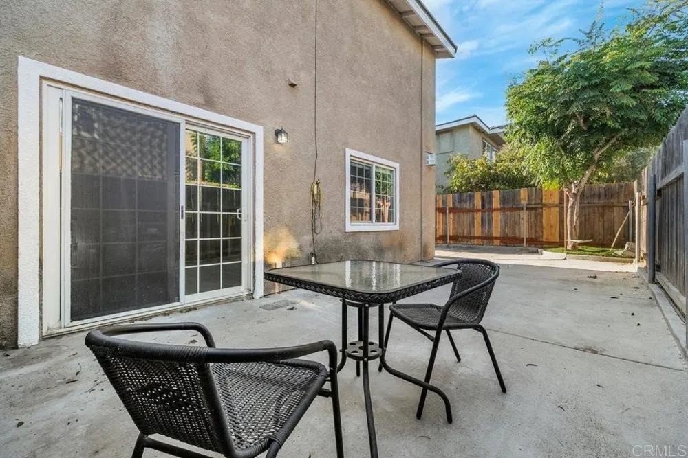 467 Calle Elagante Vista, CA 92083