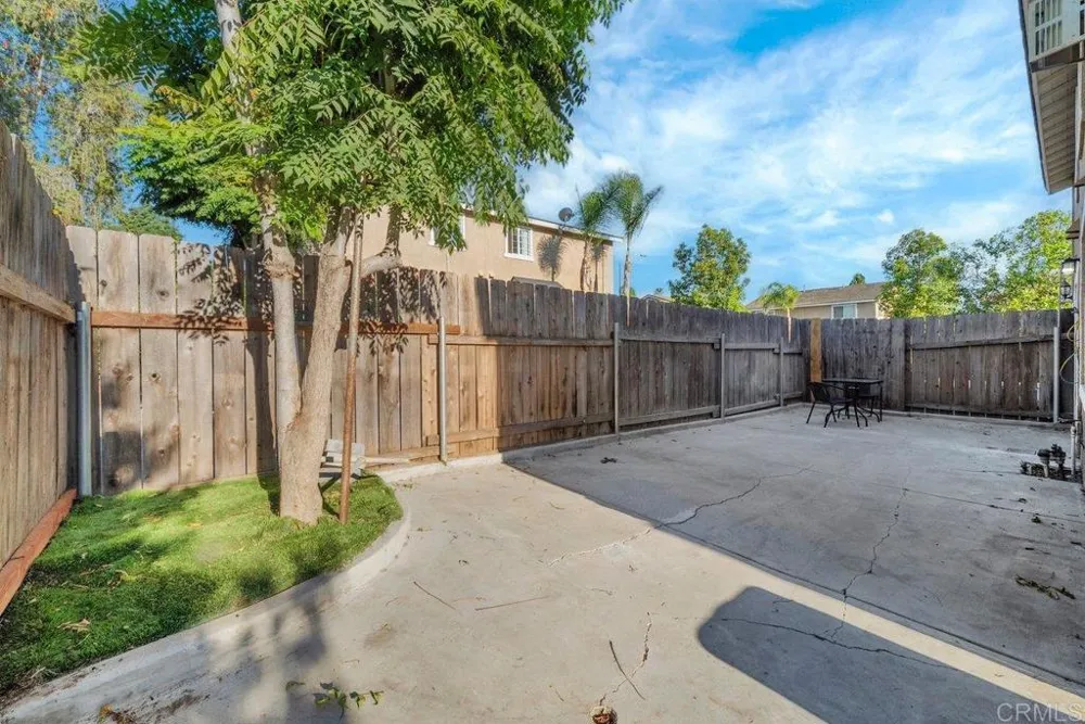 467 Calle Elagante Vista, CA 92083