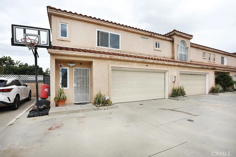 7912 2nd #6 Stanton, CA 90680