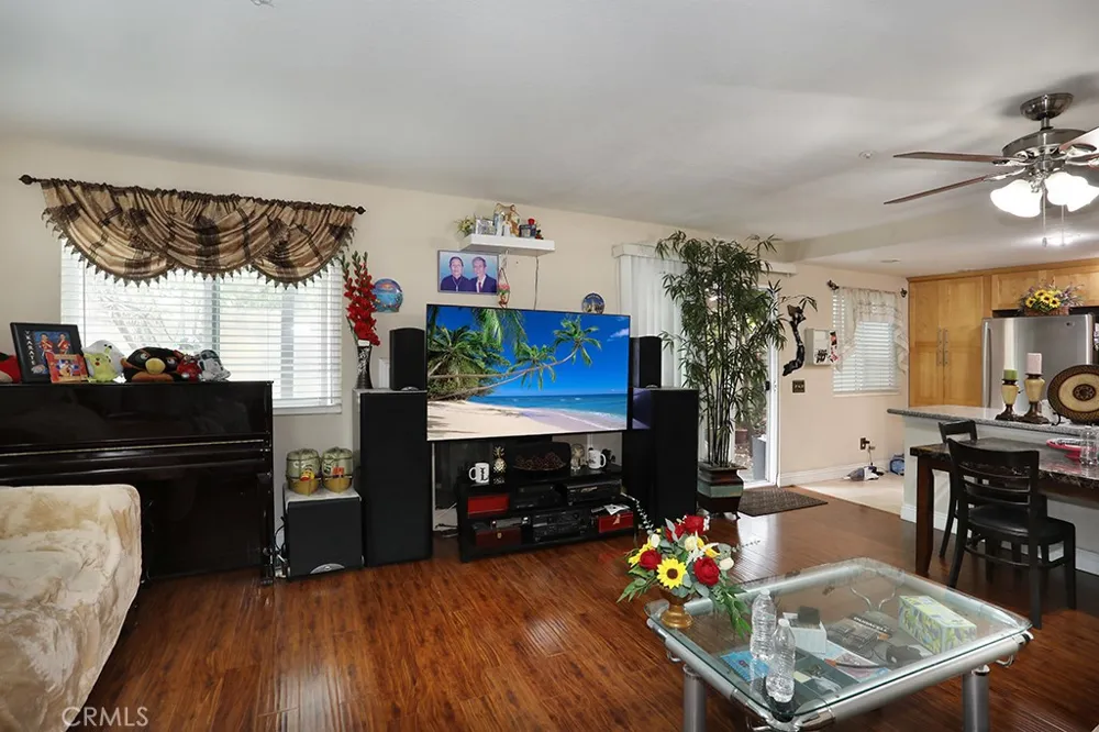 7912 2nd #6 Stanton, CA 90680