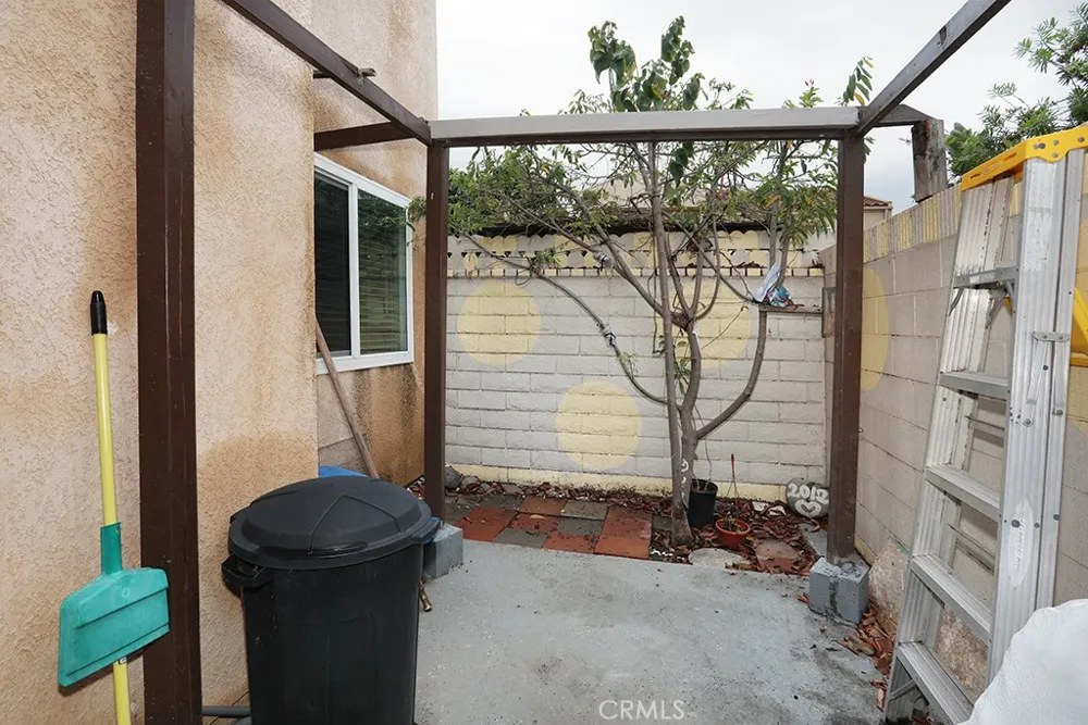 7912 2nd #6 Stanton, CA 90680