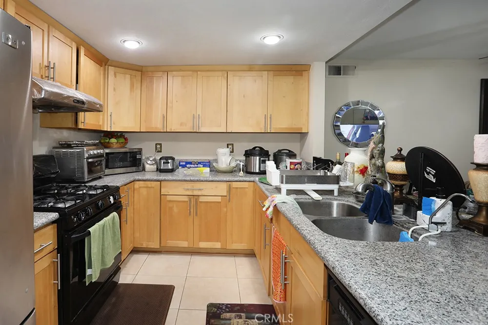 7912 2nd #6 Stanton, CA 90680