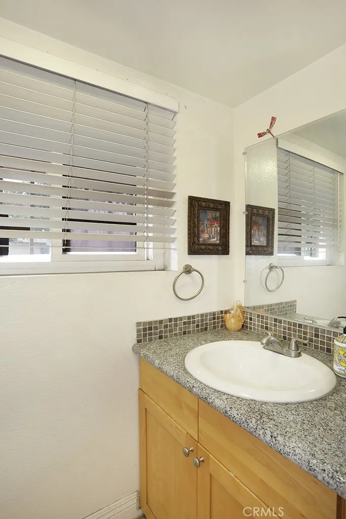 7912 2nd #6 Stanton, CA 90680