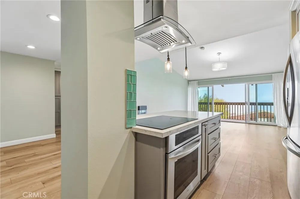 6542 Ocean Crest Drive #B306 Rancho Palos Verdes, CA 90275
