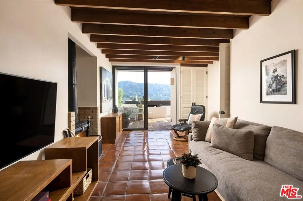 1410 La Cima Road Santa Barbara, CA 93101