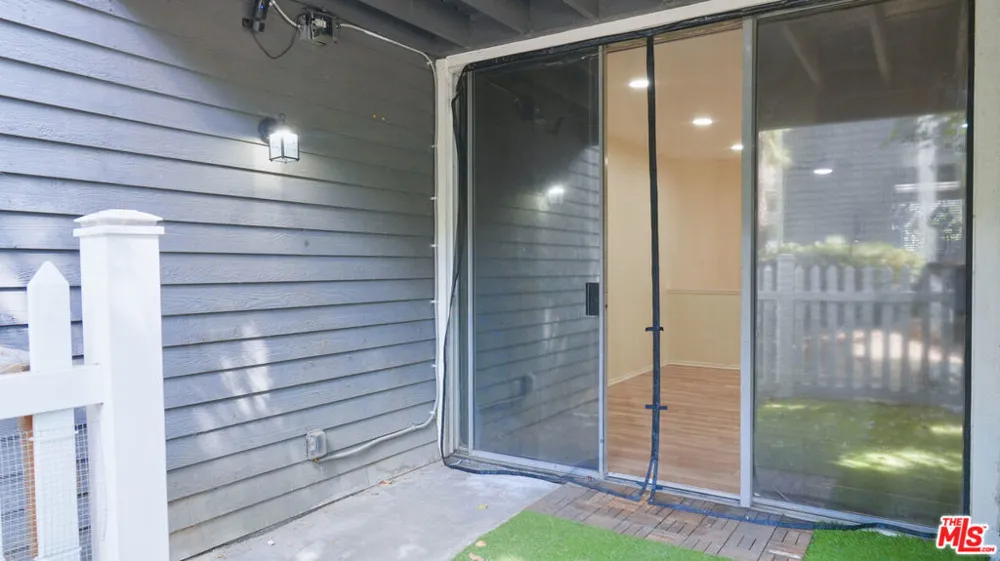 25545 Pine Creek Lane Los Angeles, CA 90744